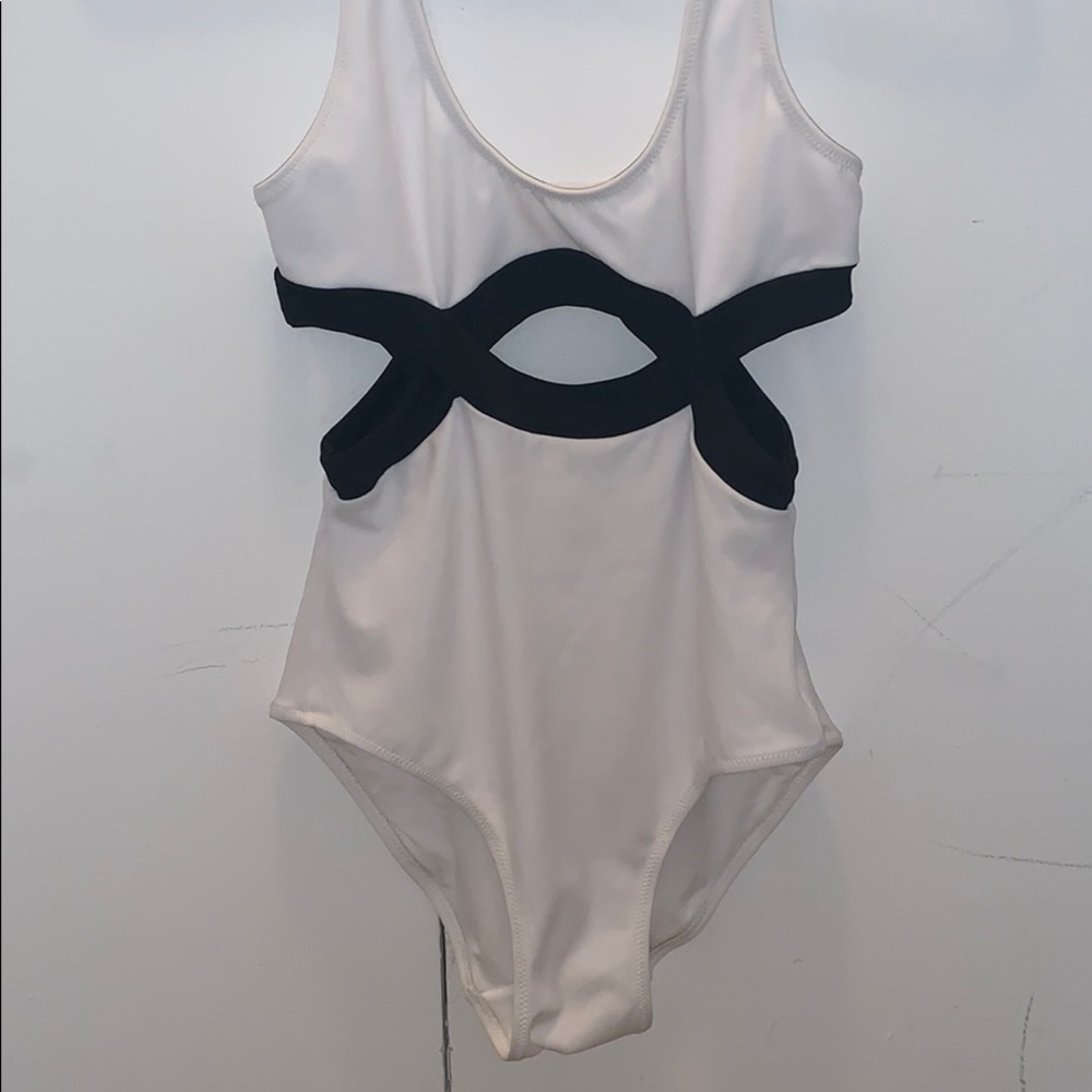 Oye swimwear. Size medium. Worn once. - Picture 3 of 5